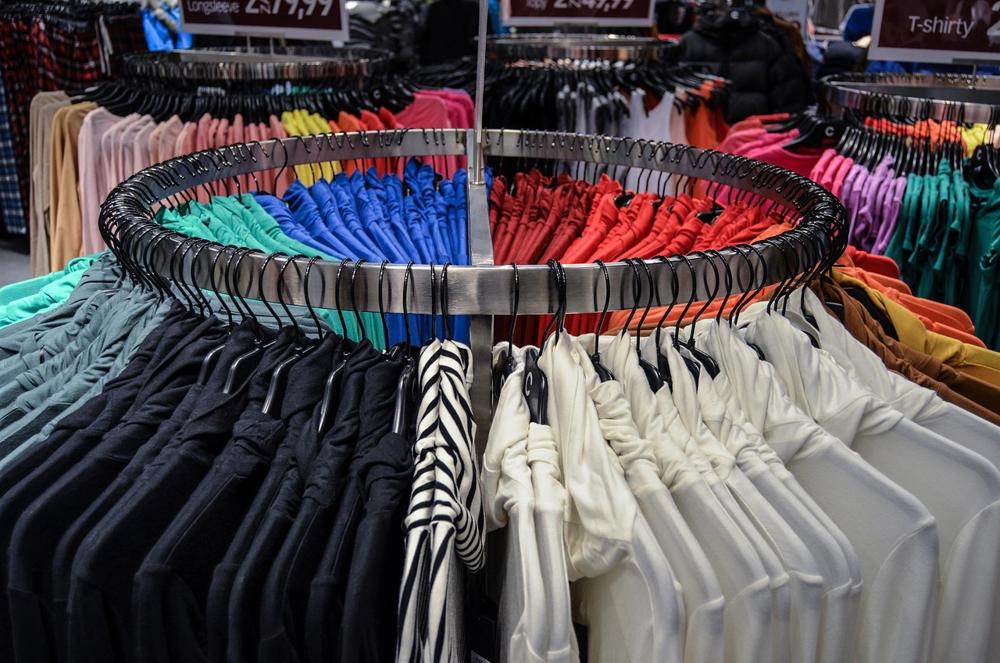 Steaming clothes
